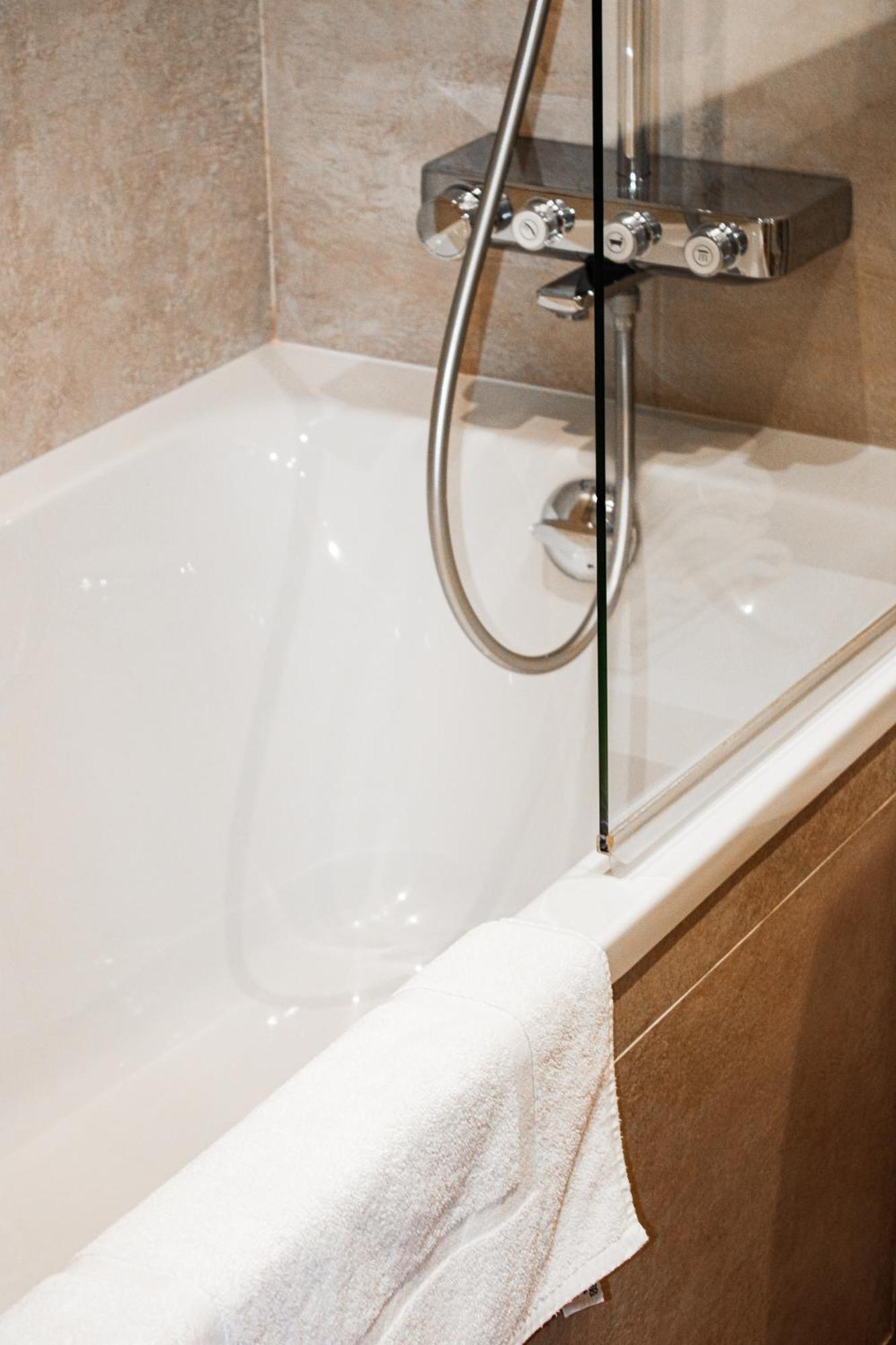 Hotel La Villa Fleurie Beaune  Luaran gambar